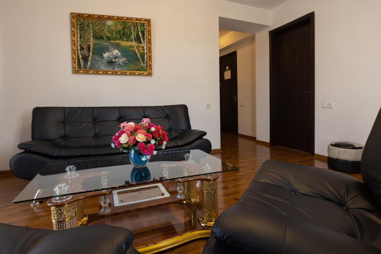 Hotel Grand Palace Tbiliszi Kültér fotó