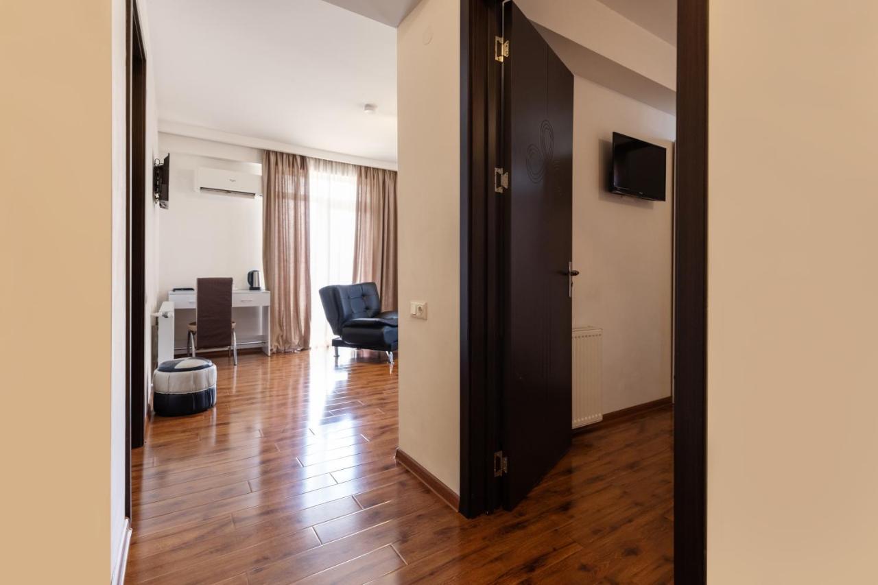 Hotel Grand Palace Tbiliszi Kültér fotó