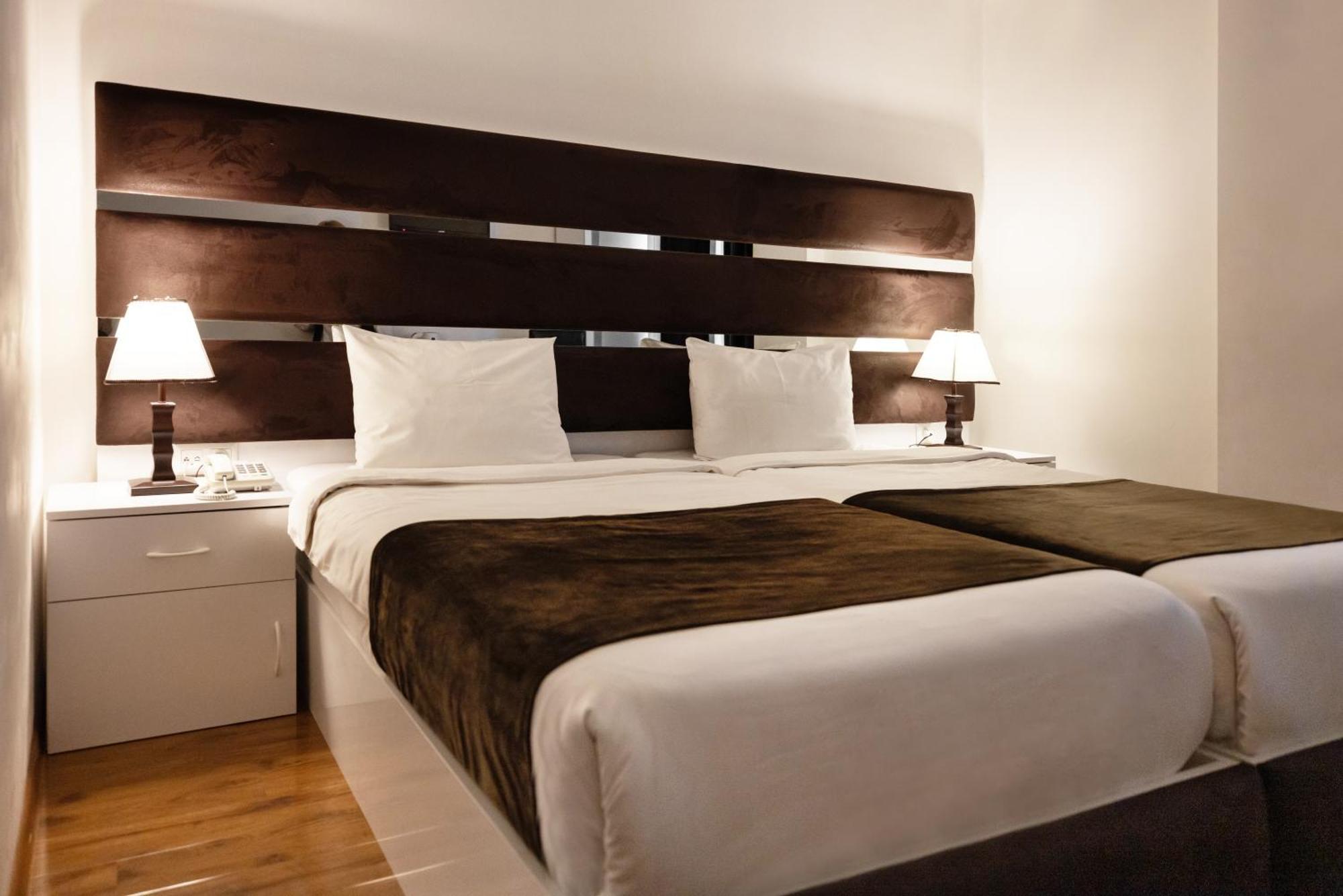 Hotel Grand Palace Tbiliszi Szoba fotó