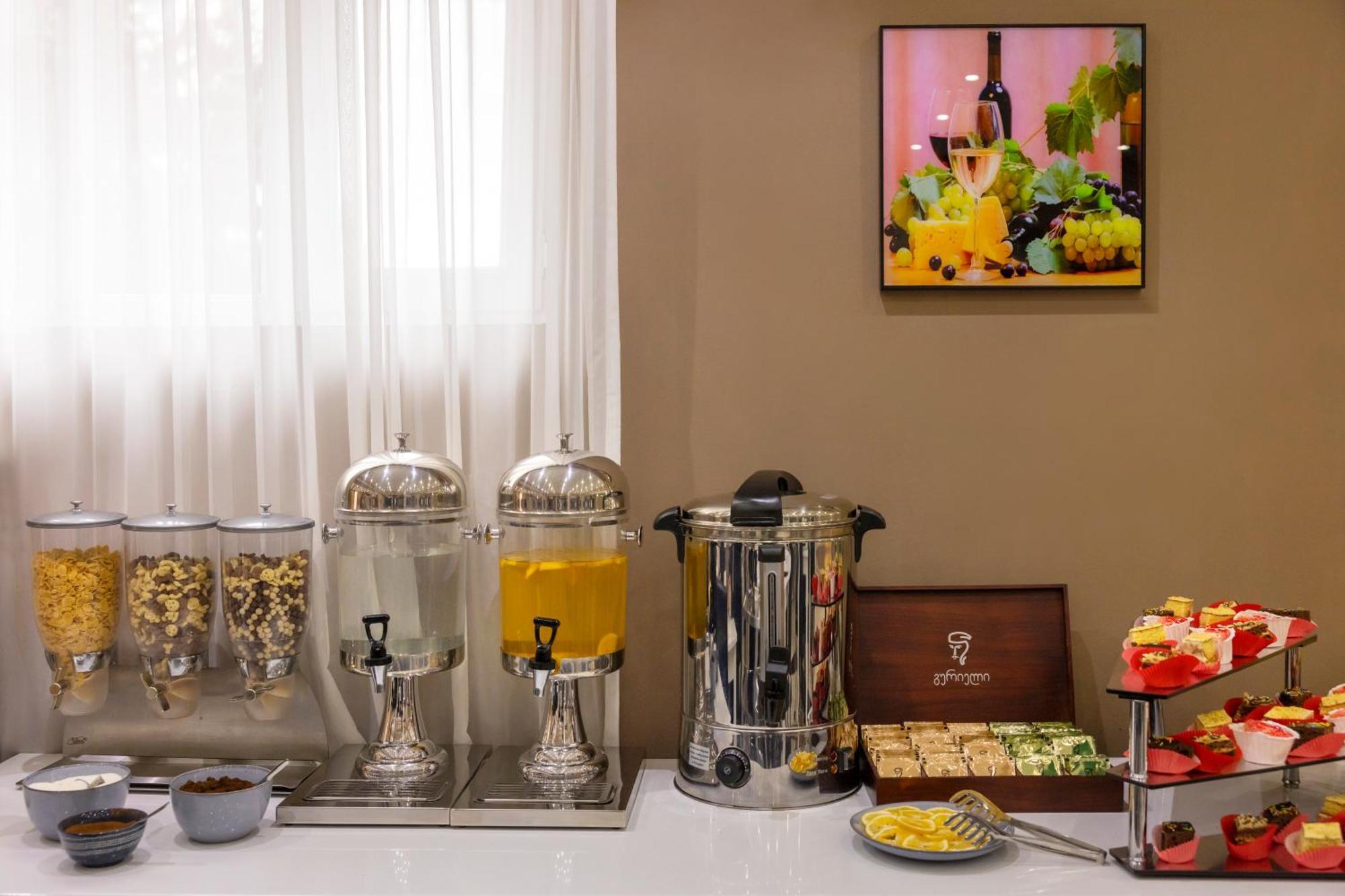 Hotel Grand Palace Tbiliszi Kültér fotó